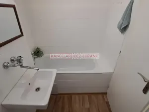 Pronájem pokoje, Zlín, Osvoboditelů, 80 m2