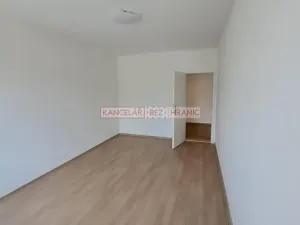 Pronájem pokoje, Zlín, Osvoboditelů, 80 m2