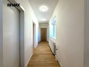 Pronájem bytu 1+1, Ořech, V Chaloupkách, 42 m2