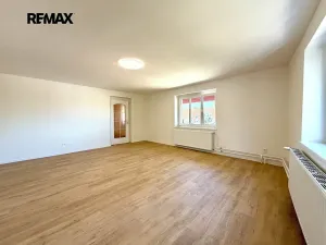 Pronájem bytu 2+kk, Ořech, V Chaloupkách, 50 m2