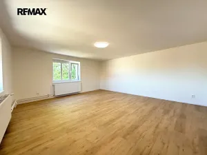 Pronájem bytu 2+kk, Ořech, V Chaloupkách, 50 m2