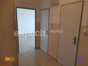 Pronájem bytu 2+1, Praha - Malešice, Počernická, 57 m2
