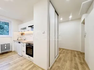 Pronájem bytu 3+1, Praha - Prosek, Letňanská, 70 m2