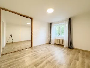 Pronájem bytu 3+1, Praha - Prosek, Letňanská, 70 m2