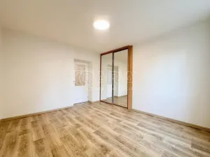 Pronájem bytu 3+1, Praha - Prosek, Letňanská, 70 m2
