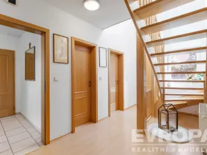 Prodej rodinného domu, Hybrálec, 225 m2