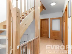 Prodej rodinného domu, Hybrálec, 225 m2