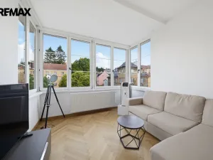 Prodej bytu 3+1, Karlovy Vary - Drahovice, Vítězná, 77 m2