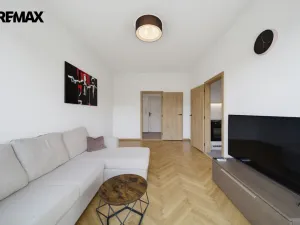 Prodej bytu 3+1, Karlovy Vary - Drahovice, Vítězná, 77 m2