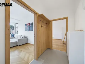 Prodej bytu 3+1, Karlovy Vary - Drahovice, Vítězná, 77 m2