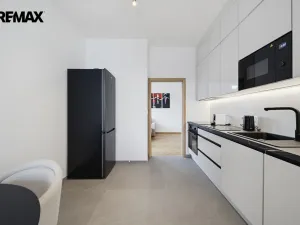 Prodej bytu 3+1, Karlovy Vary - Drahovice, Vítězná, 77 m2