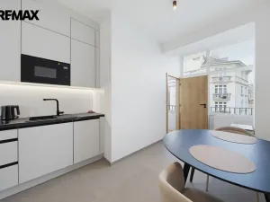 Prodej bytu 3+1, Karlovy Vary - Drahovice, Vítězná, 77 m2