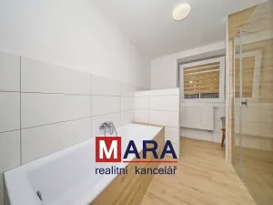 Prodej bytu 4+kk, Mikulovice, Hlavní, 109 m2