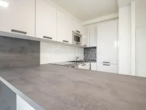 Pronájem bytu 1+kk, Praha - Hloubětín, Slévačská, 29 m2