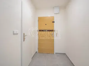 Pronájem bytu 1+kk, Praha - Hloubětín, Slévačská, 29 m2