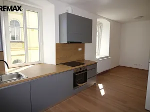 Pronájem bytu 1+kk, Chrastava, náměstí 1. máje, 42 m2