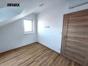 Pronájem bytu 3+kk, Komořany, 96 m2