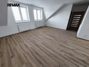 Pronájem bytu 3+kk, Komořany, 96 m2