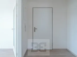 Pronájem bytu 1+kk, Praha - Vysočany, Poděbradská, 32 m2