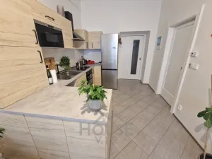 Pronájem bytu 2+kk, Praha, Na hroudě, 47 m2