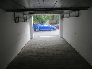 Pronájem garáže, Brno, Kneslova, 19 m2