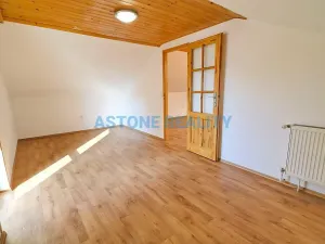 Pronájem bytu 2+kk, Praha - Satalice, Bošínská, 65 m2