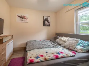 Pronájem bytu 2+kk, Tachov, Na Třešňovce, 37 m2