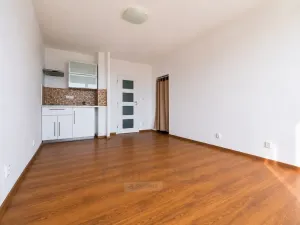 Pronájem bytu 1+kk, Praha - Modřany, Daškova, 29 m2