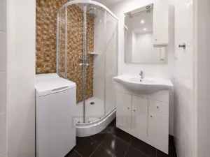 Pronájem bytu 1+kk, Praha - Modřany, Daškova, 29 m2