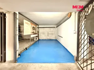 Pronájem garážového stání, Hradec Králové, Na Občinách, 15 m2