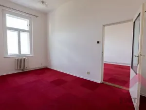 Pronájem bytu 2+1, Praha - Žižkov, náměstí Barikád, 60 m2