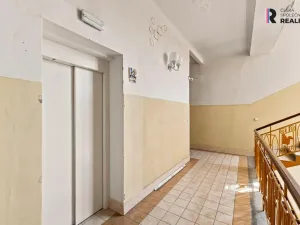 Prodej bytu 2+1, Praha - Vinohrady, Římská, 87 m2
