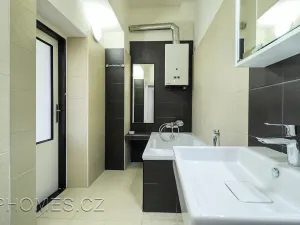 Pronájem bytu 3+1, Praha - Nové Město, Na hrádku, 95 m2