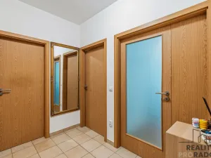 Pronájem bytu 2+kk, Praha - Vokovice, K Červenému vrchu, 63 m2