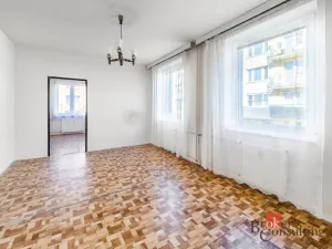 Prodej bytu 3+1, Volary, Sídl. Míru, 65 m2