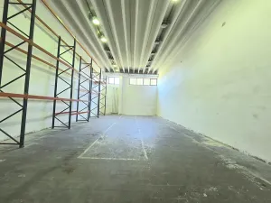 Pronájem skladu, Zlín, třída 3. května, 158 m2
