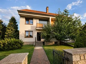 Prodej rodinného domu, Březník, 240 m2