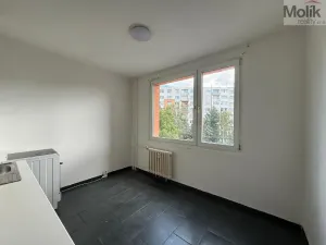 Prodej bytu 2+1, Chomutov, Dřínovská, 62 m2