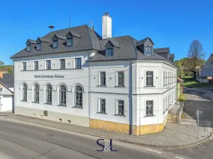 Prodej ubytování, Osečná, Svatovítské náměstí, 1005 m2