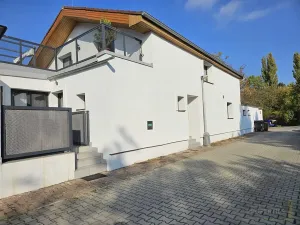 Pronájem bytu 2+kk, Praha - Běchovice, U vrby, 56 m2