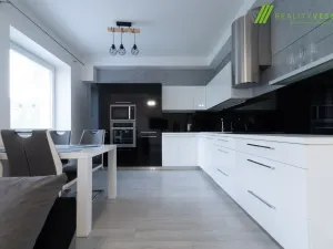 Pronájem bytu 2+kk, Hodonín, Skácelova, 58 m2