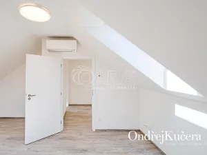 Pronájem rodinného domu, Statenice, Račanská, 130 m2