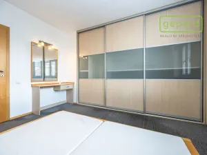 Pronájem bytu 2+kk, Praha, Za poštou, 75 m2