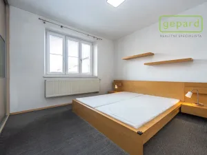 Pronájem bytu 2+kk, Praha, Za poštou, 75 m2