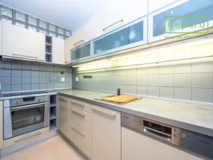 Pronájem bytu 2+kk, Praha, Za poštou, 75 m2