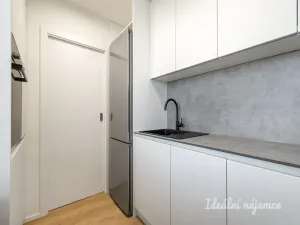 Pronájem bytu 3+1, Praha - Michle, V zápolí, 68 m2