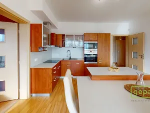 Pronájem bytu 3+kk, Praha, Nad Okrouhlíkem, 75 m2