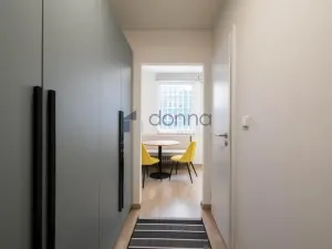 Pronájem bytu 1+1, Praha, Peroutkova, 34 m2