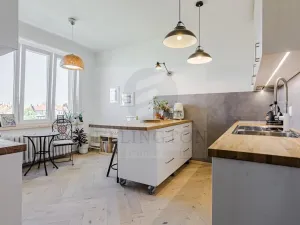 Prodej bytu 3+1, Praha - Hradčany, Tychonova, 99 m2