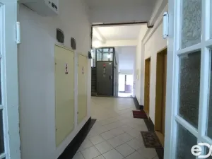 Pronájem bytu 1+kk, Praha - Holešovice, Osadní, 33 m2